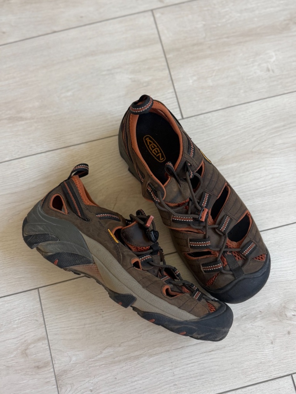 Arroyo II | Mens Size 9.5 | EU 42.5 | Black Olive / Bombay | KEEN water shoes